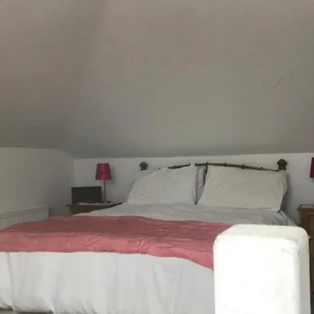 Coastal Hideaway - Sleeps 4 & Free Parking Ferienhaus *